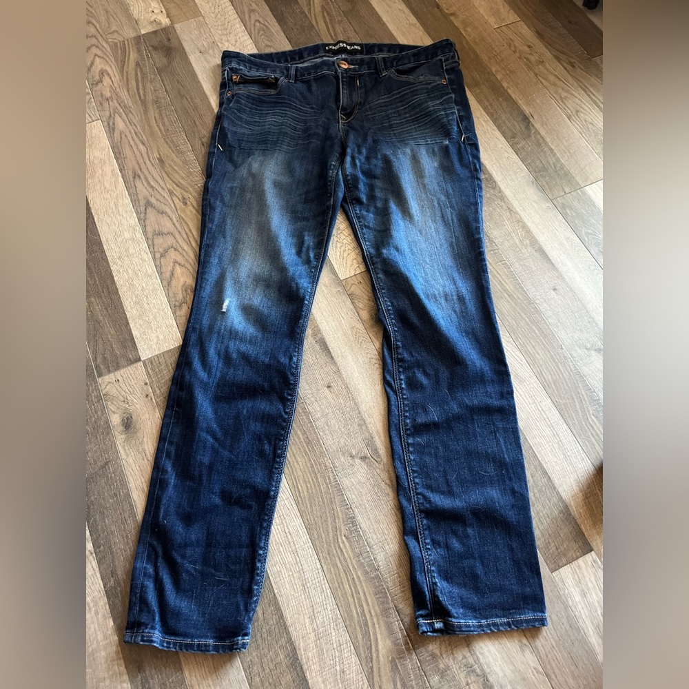 Cute Dark Wash Express Jeans